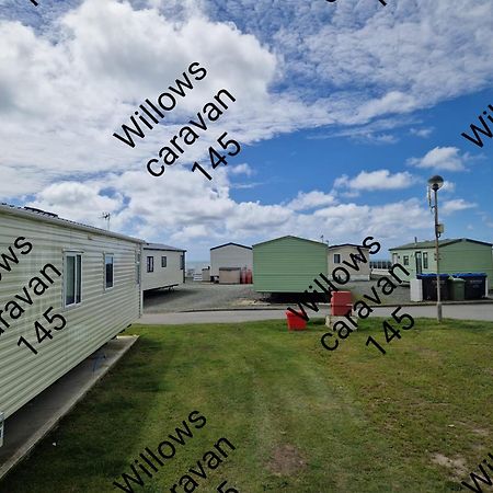 Willows Caravan 145 Llanddwywe Ngoại thất bức ảnh